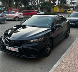 تۆیۆتا کامری